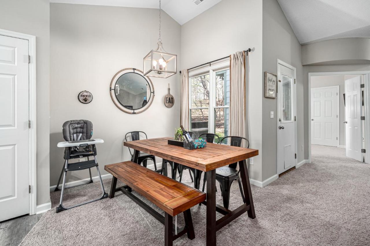 Cozy Industrial Kildaire Farms Home- Near Downtown 卡瑞 外观 照片