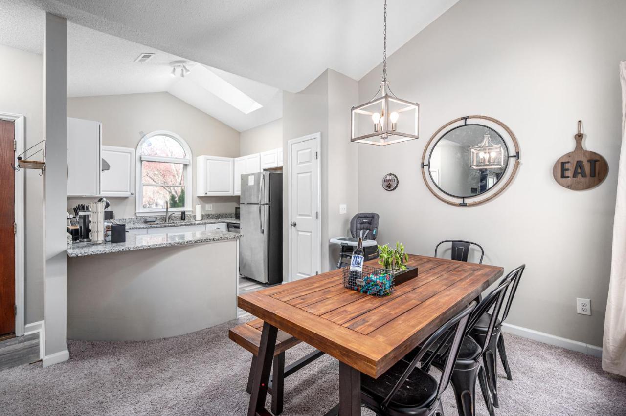 Cozy Industrial Kildaire Farms Home- Near Downtown 卡瑞 外观 照片